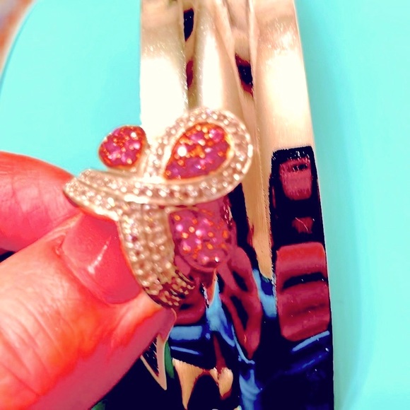 FLASH SALE. 1 HOUR. THIS IS A BUBBLE GUM PINK RING - Picture 6 of 15